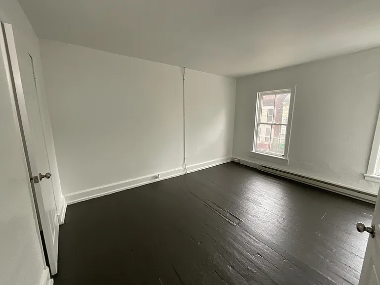 626 S Queen St — Photo 7