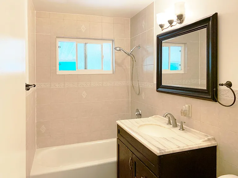 3407 Flora Vista Ave — Photo 9