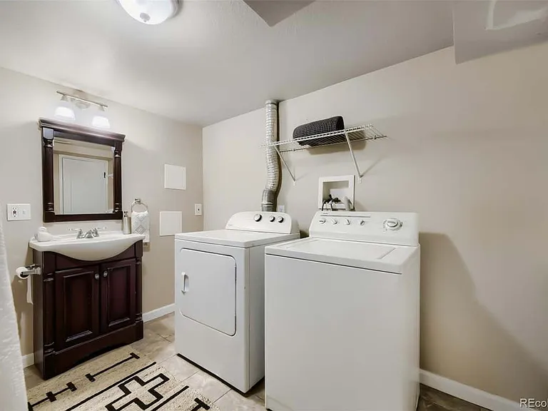 1665 S Columbine St — Photo 13