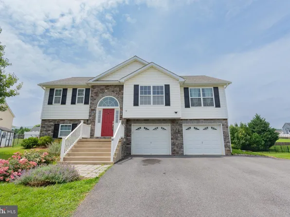 81 Gulkana Glacier Ln, Martinsburg, WV 25403