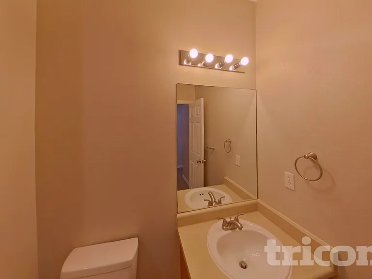 565 Winebrook Way — Photo 12
