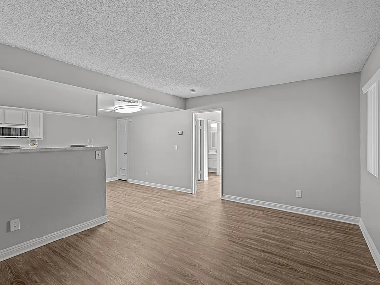 La Sierra Apartments — Photo 35
