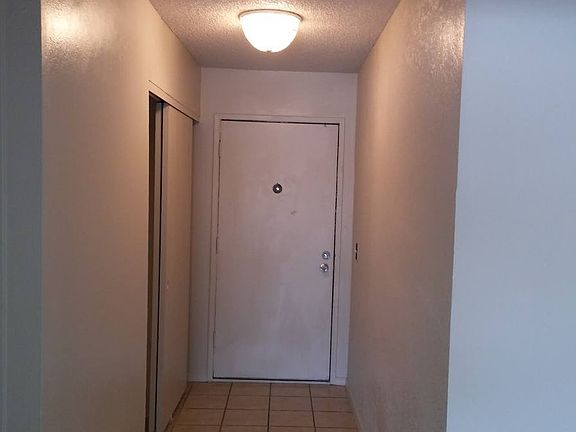 4th image of 2228 Jefferson Way