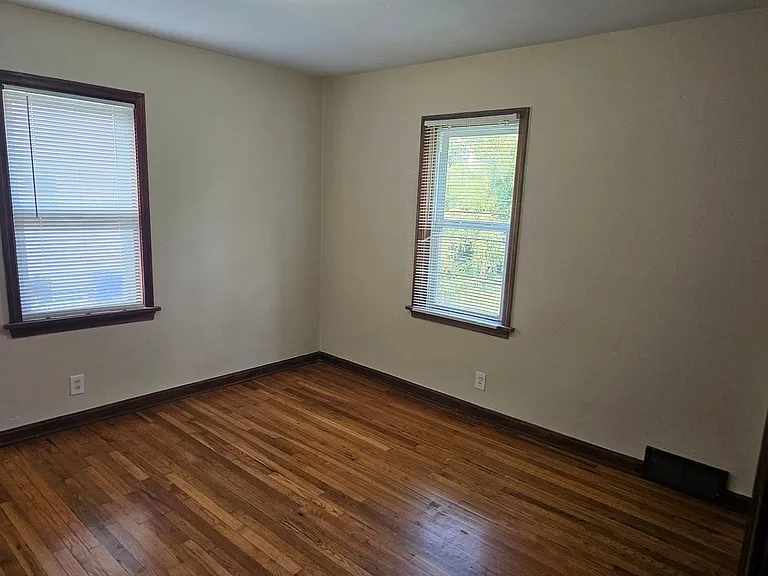 1636 Quendo Ave — Photo 17