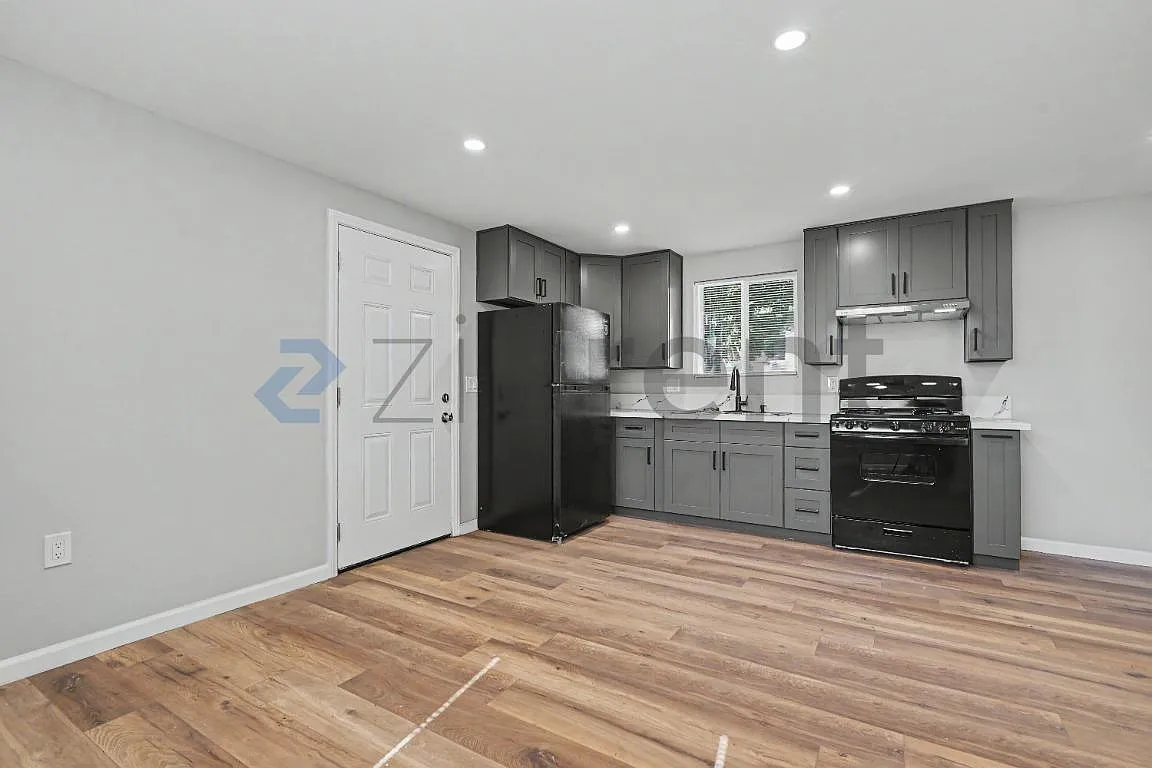 3 bed, 1.5 bath, 1000 sqft, $3,550 — Photo 4