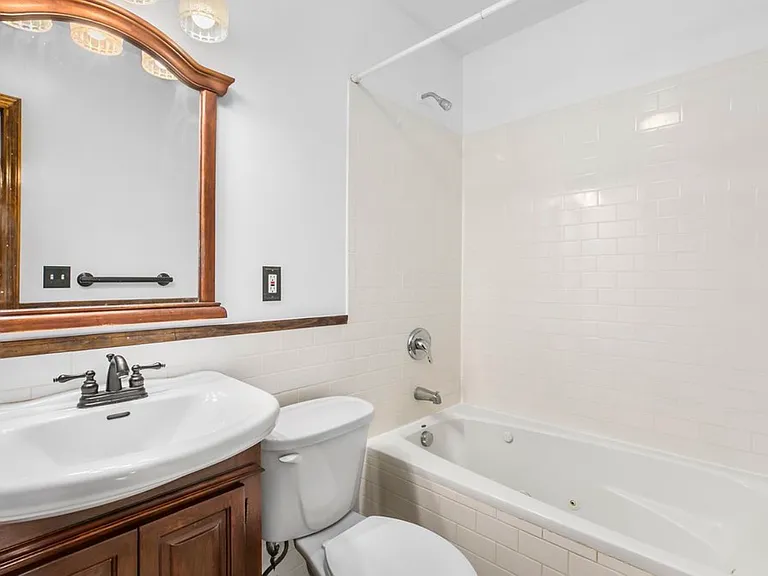235 W 137th St #2R — Photo 5