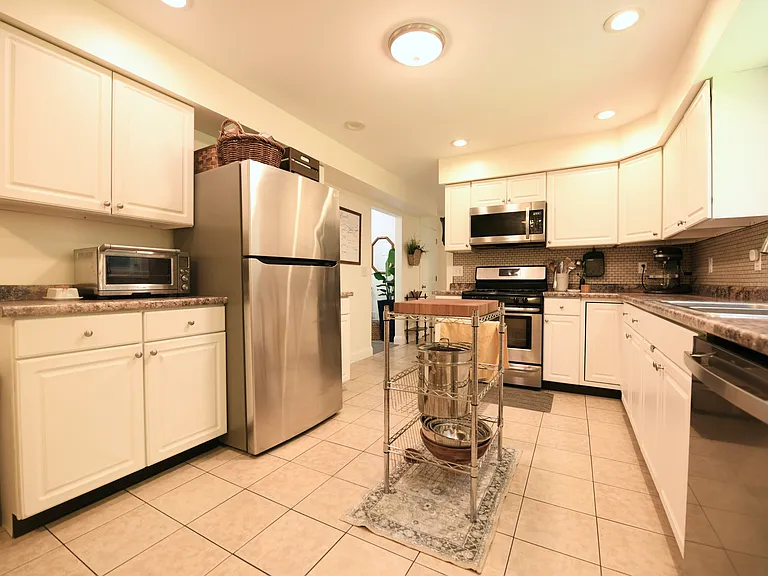 54 Lakeside Dr — Photo 10