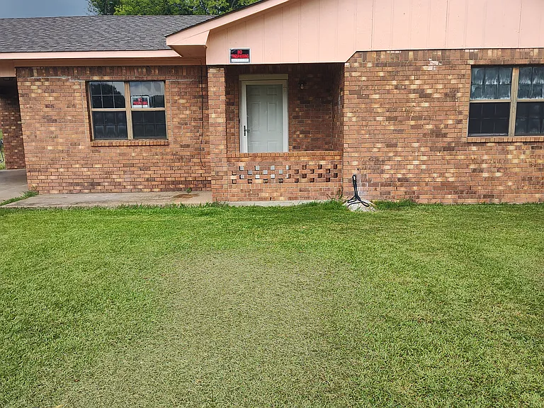 201 Carla Dr — Photo 1
