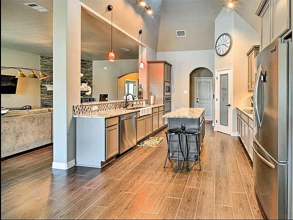 4th image of 8508 Woodcliff Blvd