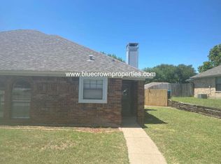 10301 Lone Pine Ln, Fort Worth, TX 76108