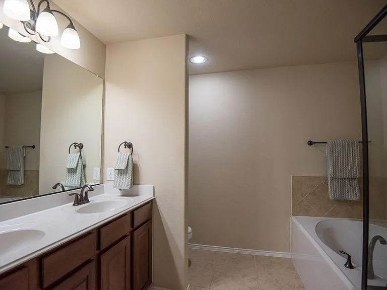 809 Hardwood Dr — Photo 12