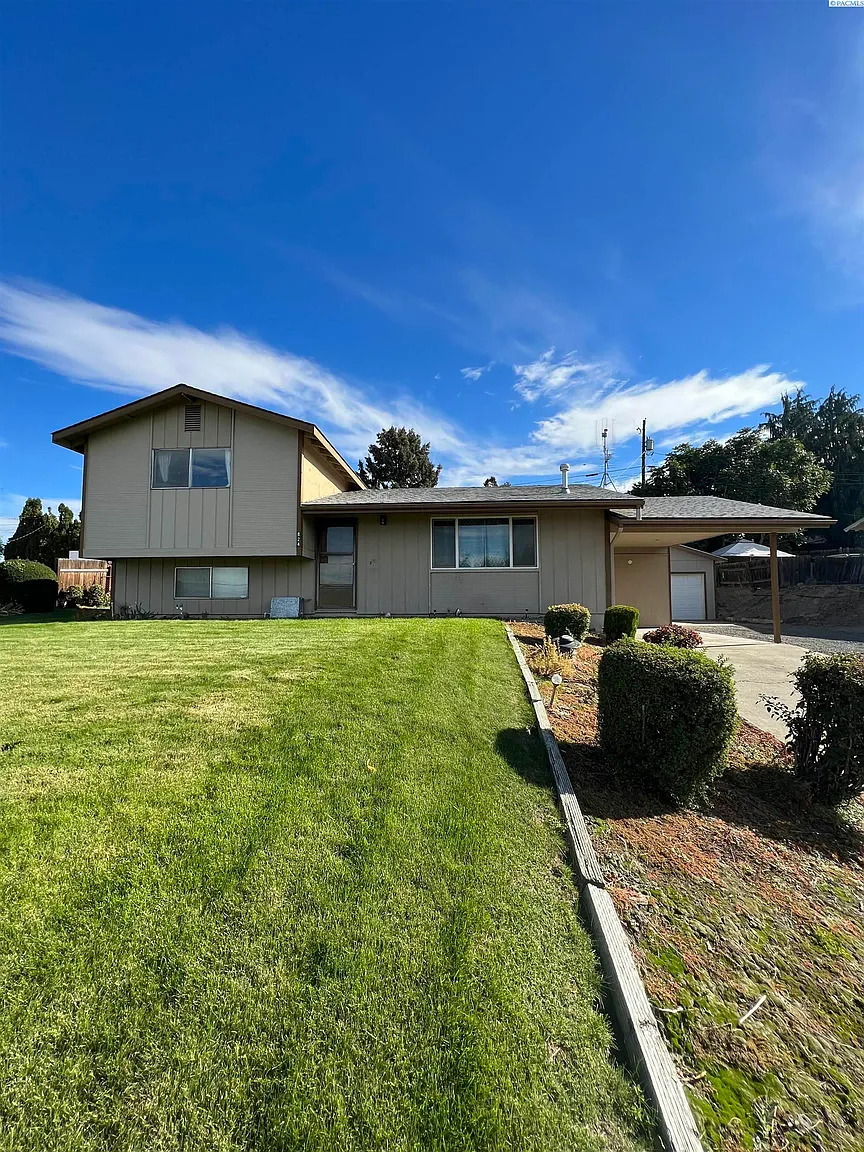 824 Taylor St photo 1