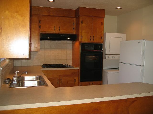 2nd image of 481 N Gregg Ave