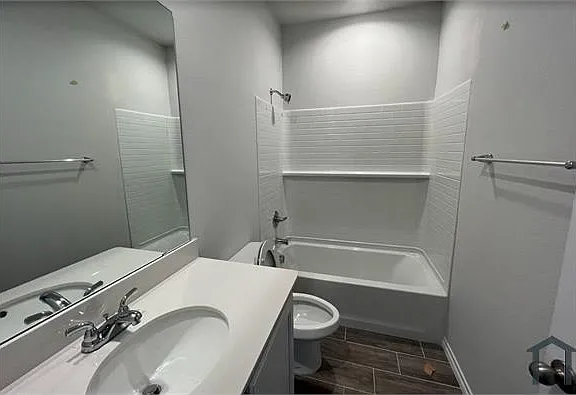 2115 Rolling Wild Rd — Photo 3