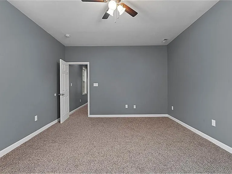 313 W 36th St — Photo 25