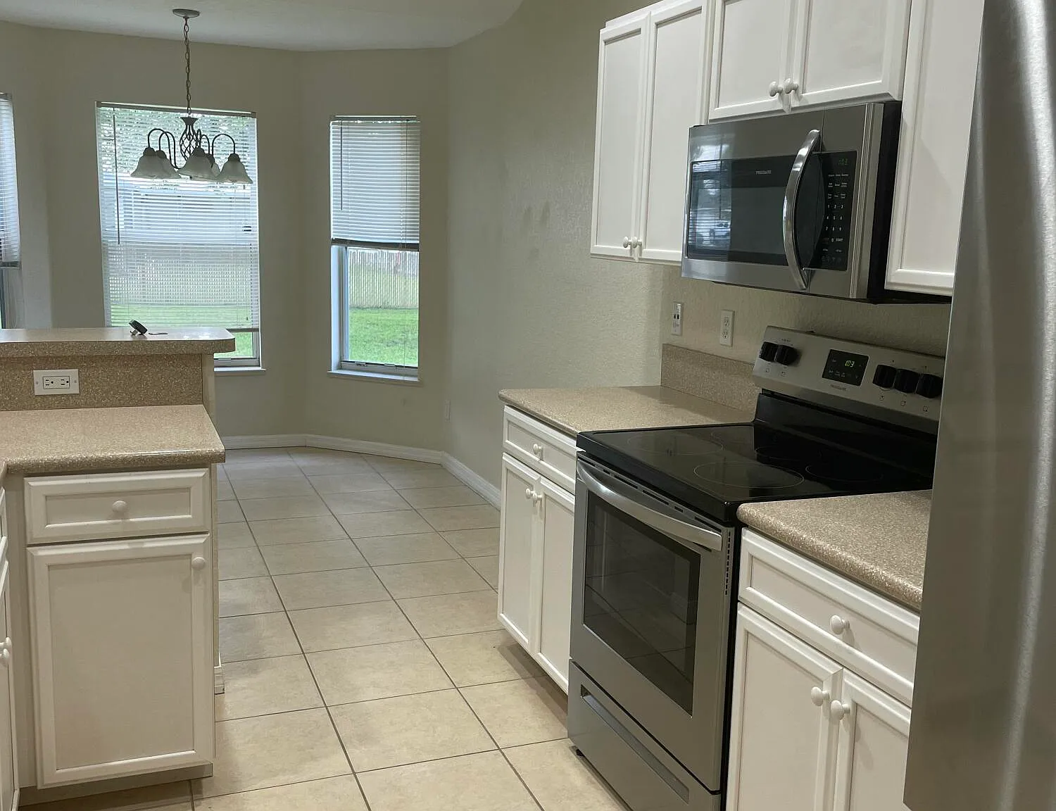 3 bed, 2.0 bath, 1632 sqft, $2,450 — Photo 3