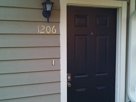 5th image of 1206 Stone Green St