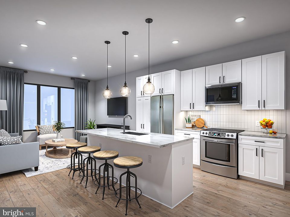 1st image of 2421-27 Mascher St #101