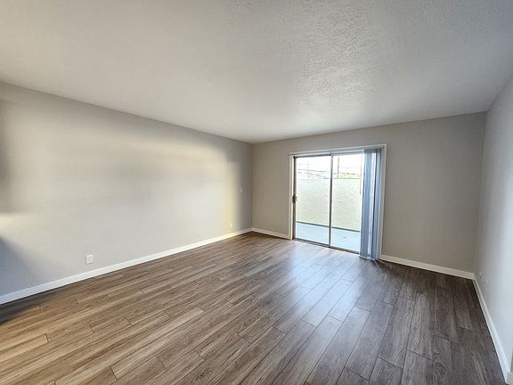 5th image of 1604 Cabrillo Ave