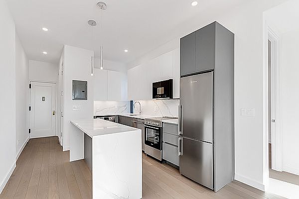 1st image of 19 Wyckoff St #17F