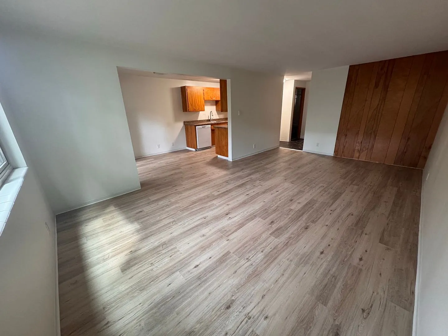Lewison Place Apartments — Photo 4