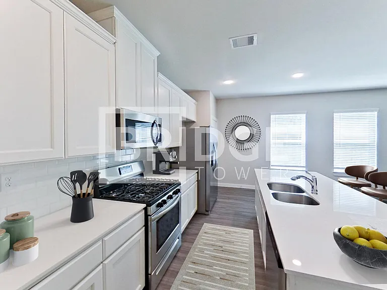 Lakewood Manor — Photo 34