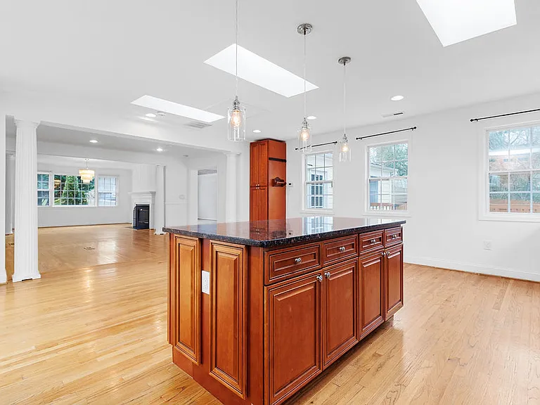 6138 Beachway Dr — Photo 18