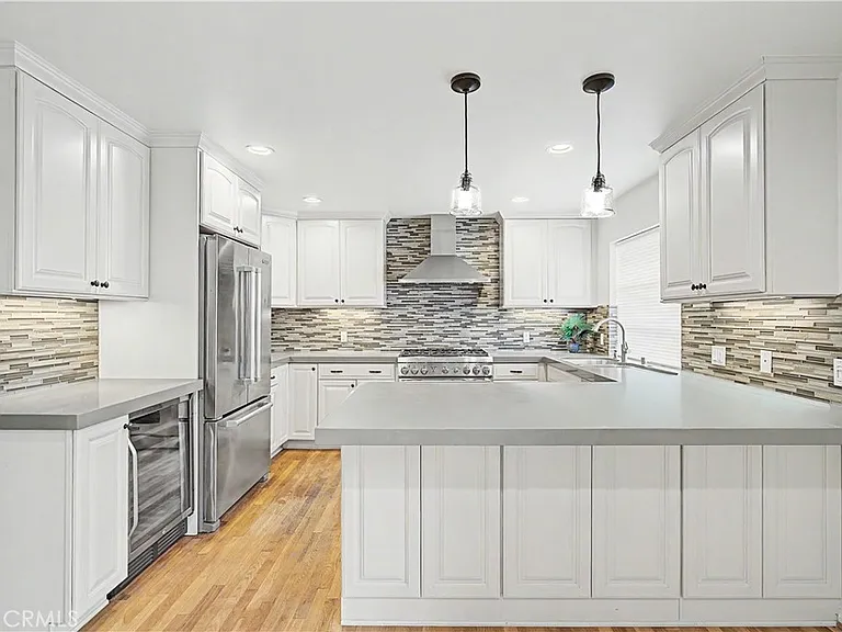 214 Topaz St — Photo 5