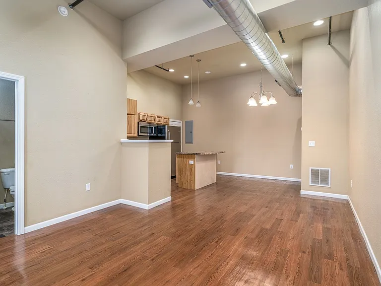 308 Demers - Residential — Photo 11
