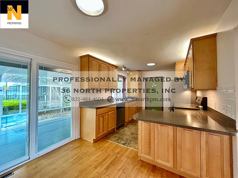 3219 Vista Del Camino — Photo 3
