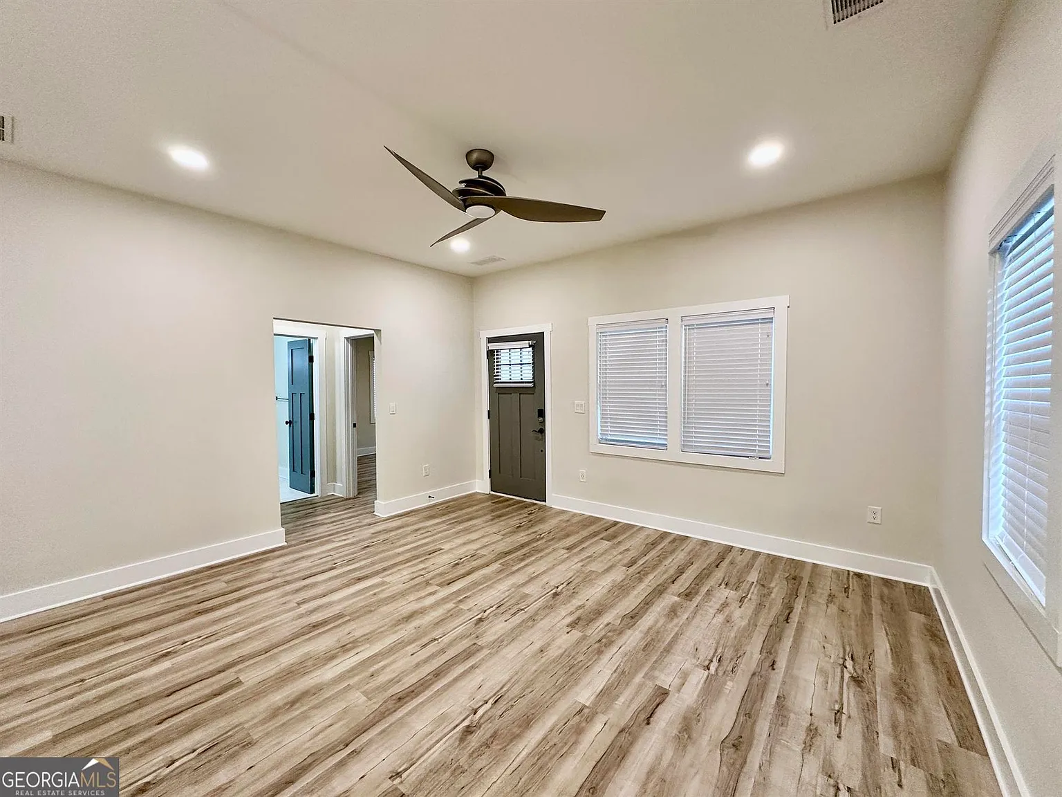 4 bed, 3.0 bath, 1592 sqft, $3,000 — Photo 4