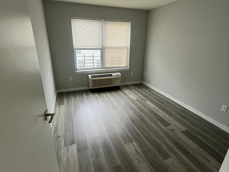 203 12th Ave #306 — Photo 4