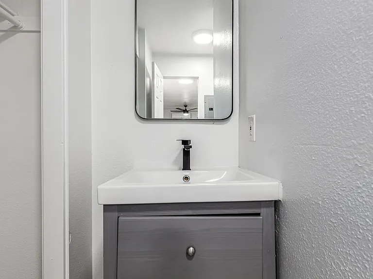 5517 N 27th Dr #15 — Photo 14