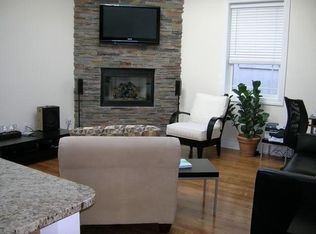 377 New York Ave UNIT B, Huntington, NY 11743