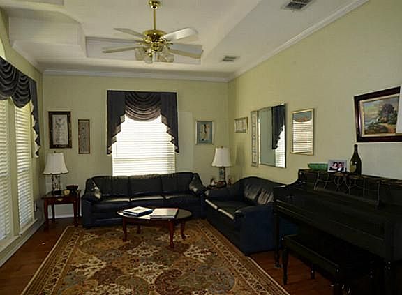2nd image of 2401 Lands End Dr