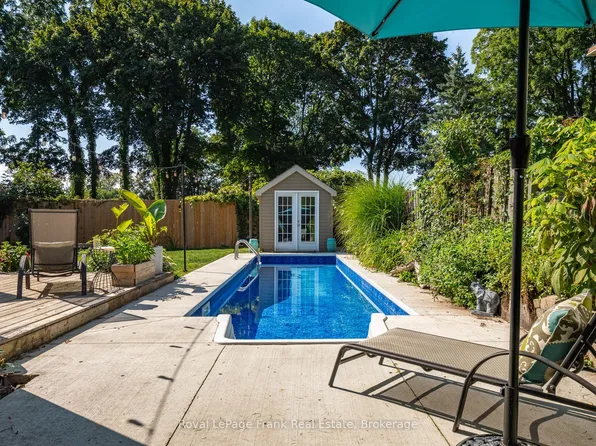 6254 Russell St, Niagara Falls, ON L2J 1P1