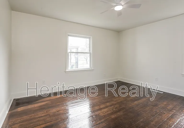 921 Shamrock Ave — Photo 6