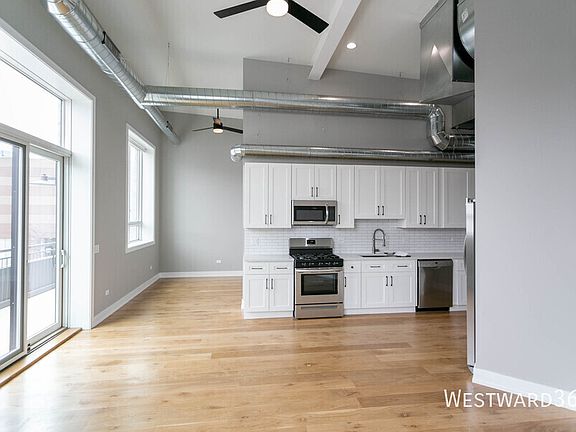 2nd image of 1470 W Webster Ave #206