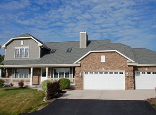 6828 Westlake Dr, Racine, WI 53402