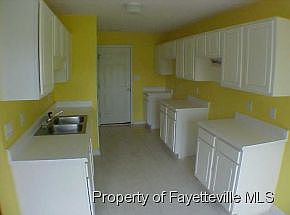 3rd image of 106 Remington Dr