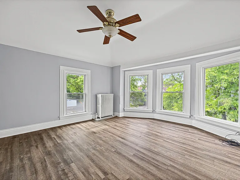 374 Park Ave #2 — Photo 6