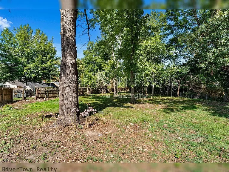 810 Indian Dr — Photo 4