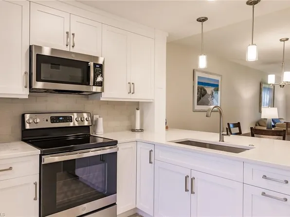 3032 Sandpiper Bay Cir, Naples, FL