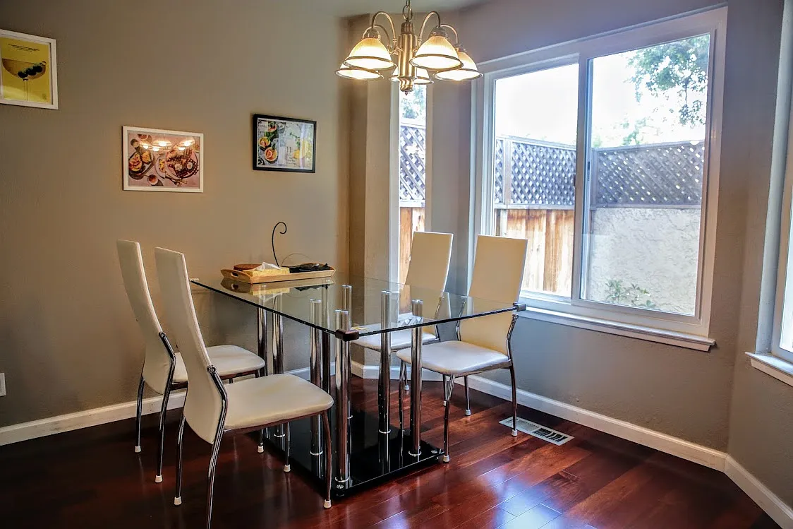3 bed, 2.5 bath, 1405 sqft, $4,800 — Photo 4