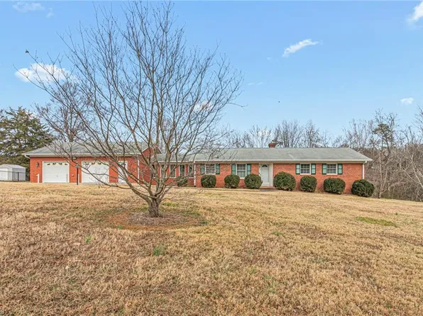 209 E Dillard St, Mebane, NC 27302