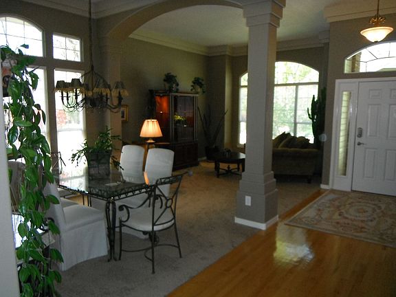 Formal Dining & Living Rooms