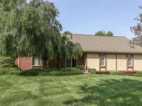 9719 NW 71st St, Kansas City, MO 64152