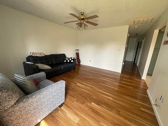 4th image of 3004 Bell Ct
