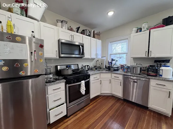 8 Lowell Cir, Somerville, MA