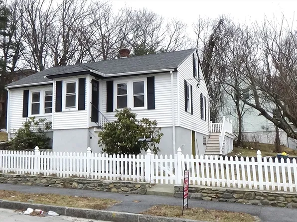 41 Bridgeport St, Worcester, MA 01604